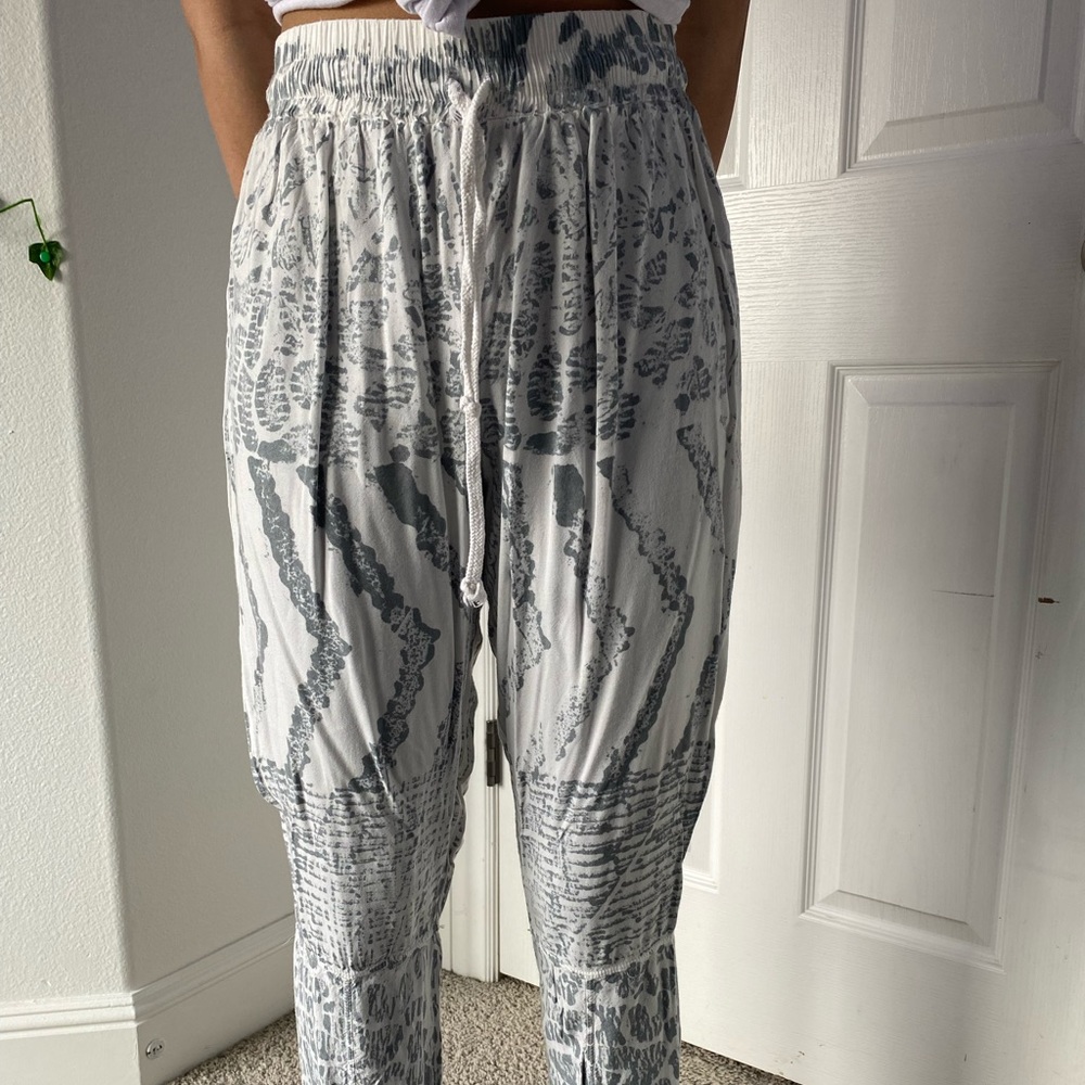Lightweight joggers